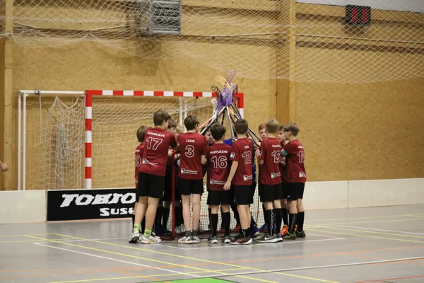 U12